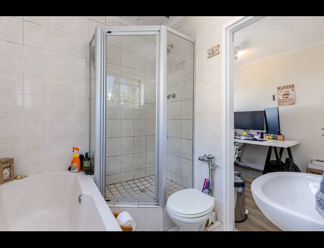 2 BEDROOM APARTMENT TO LET IN CAMPS BAY